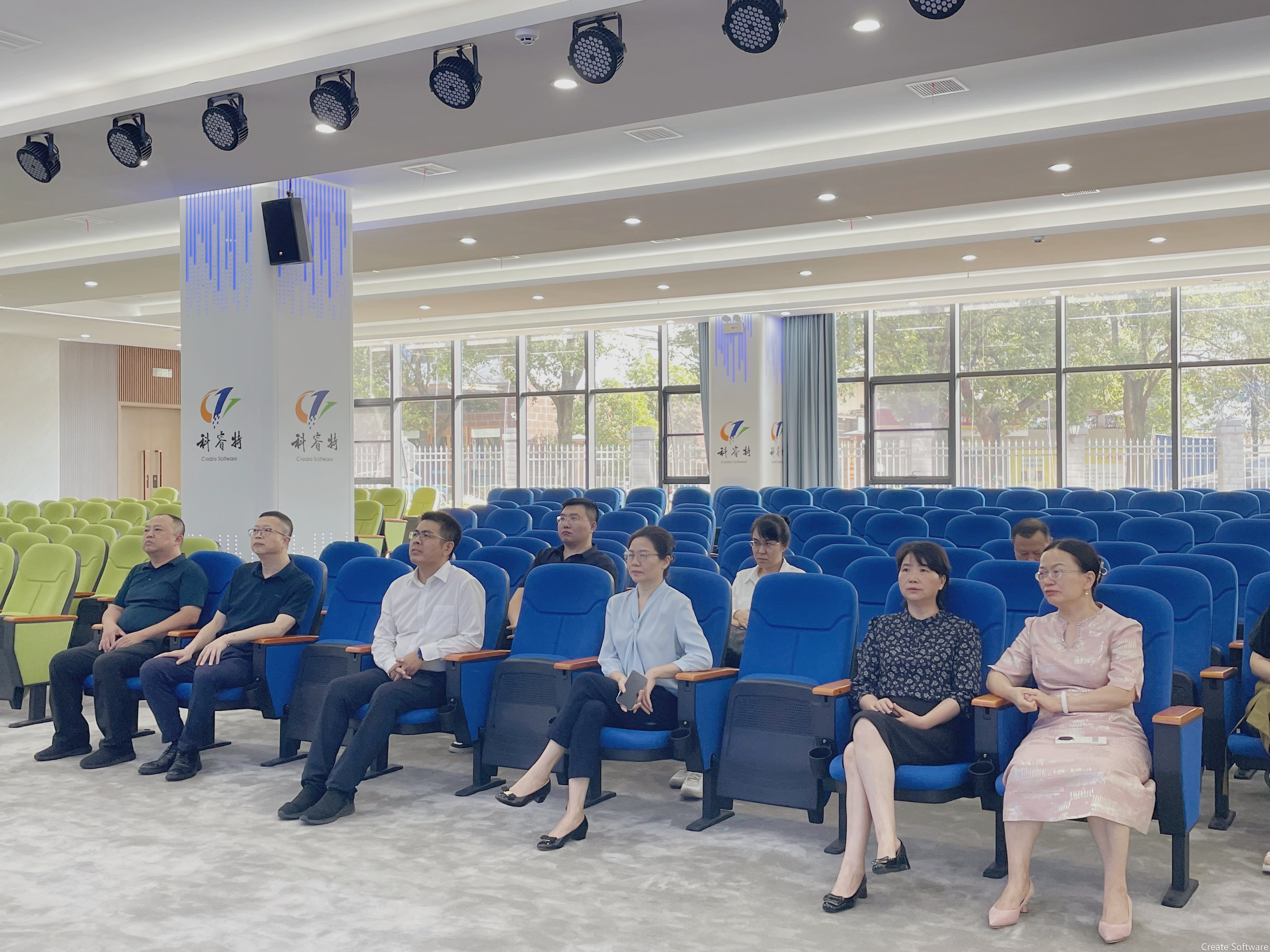 微信图片_20251016162102_736_211.jpg 微信图片_20251016162102_736_211.jpg